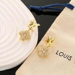 Louis Vuitton earrings💯